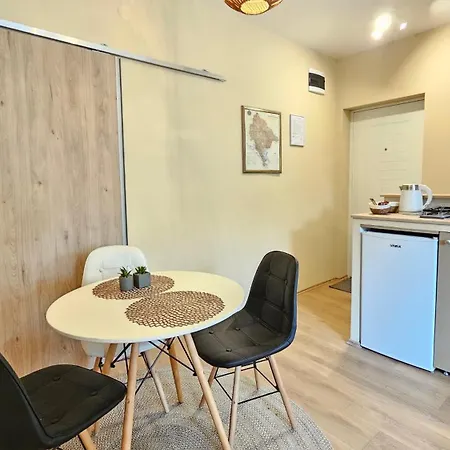 Cicki I - Renovated 2025 Apartamento